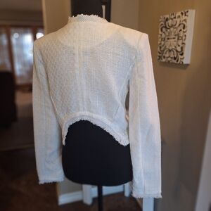 Chic Cropped Cream Ivory Textured Fringe Hem Blazer Small / Medium